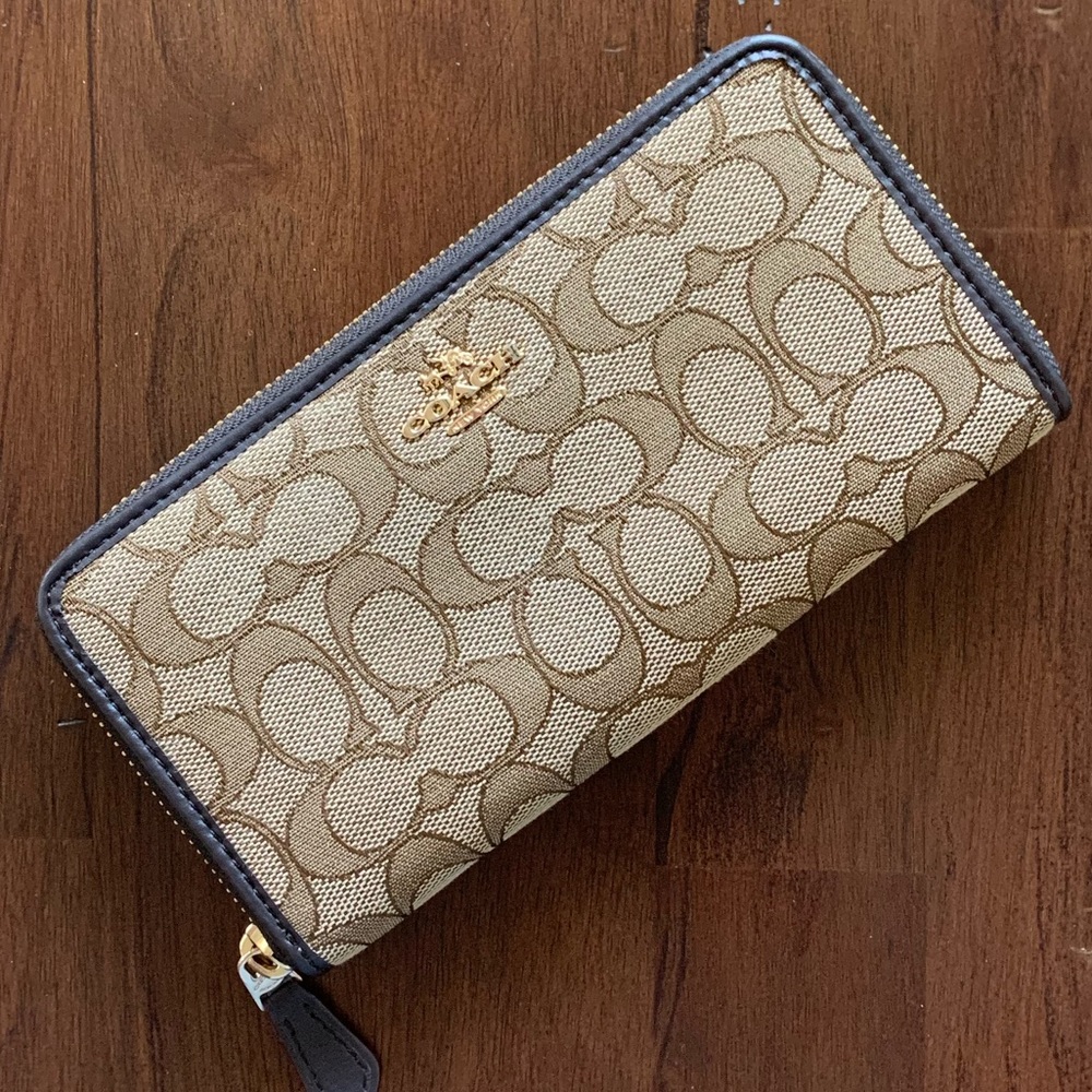 Coach Zipper Wallet.